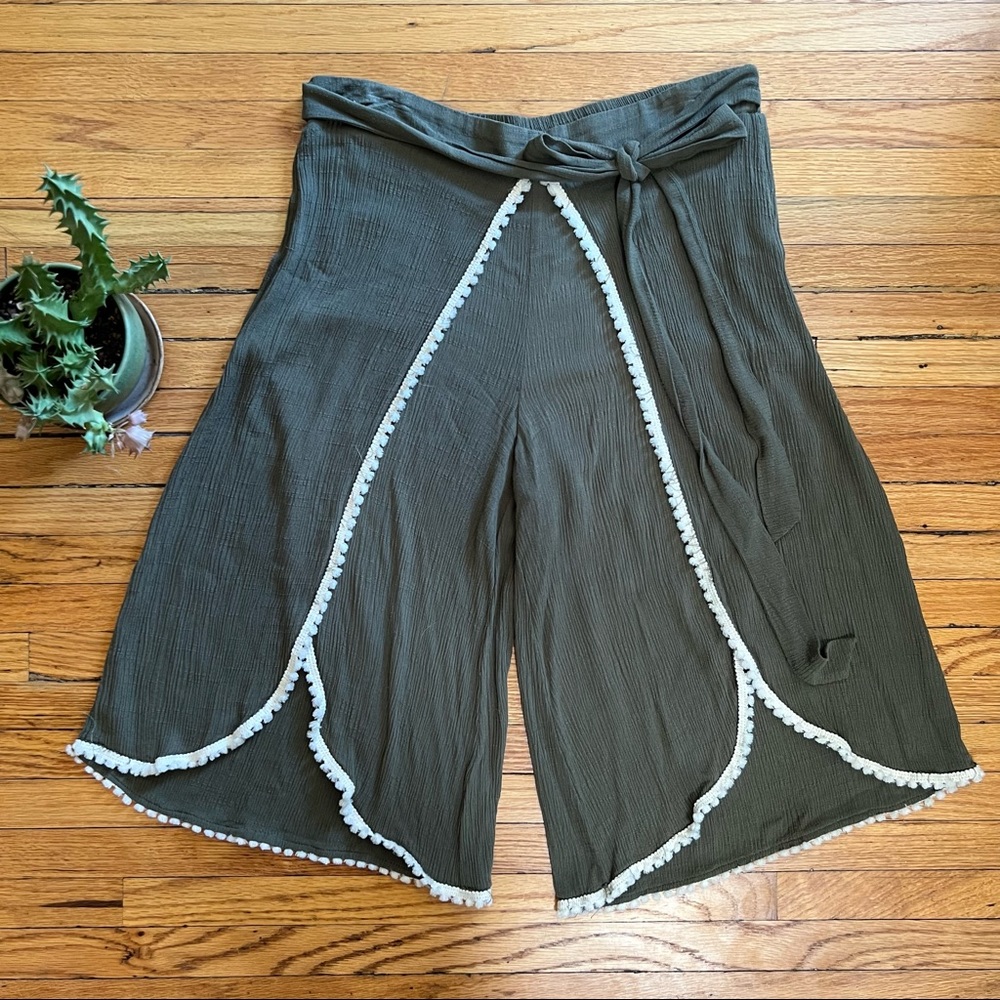 Hayden LA Sage Green Wide Leg Culottes, Cropped Pant, Boho - Picture 15 of 15